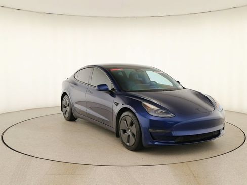 Used 2021 Tesla Model 3 Standard Range Plus RWD image 10