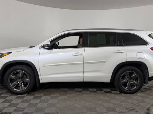 Used 2017 Toyota Highlander Limited AWD/4WD image 4