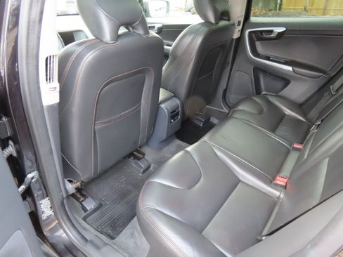 Used 2017 Volvo XC60 T5 Dynamic w/ Preferred Option Package image 13