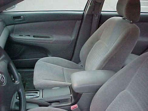 Used 2002 Toyota Camry LE w/ Pkg 2 FWD image 17