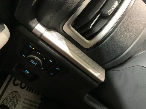 Used 2025 Ford Expedition Active AWD/4WD image 8
