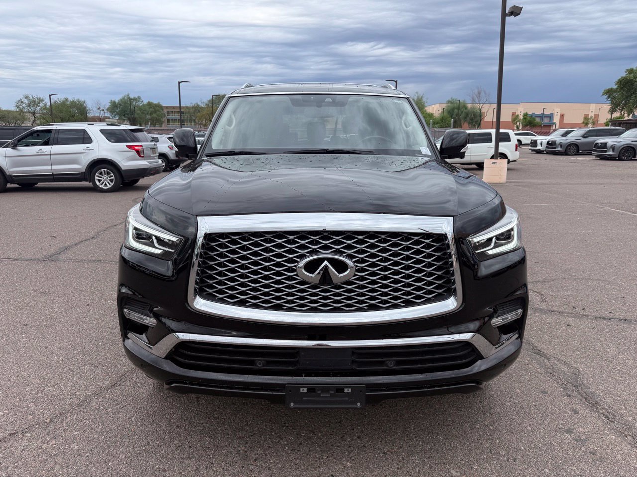 Used 2019 INFINITI QX80 Luxe w/ Proassist Package RWD image 2