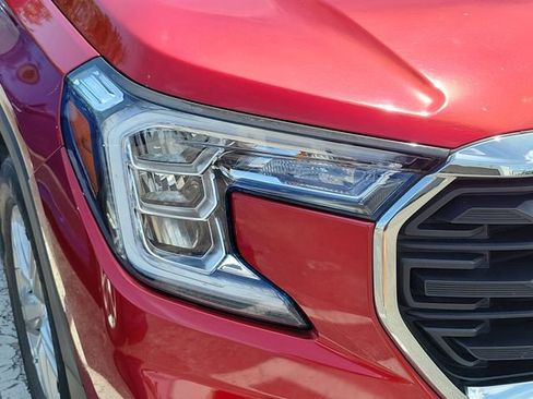 Used 2022 GMC Terrain SLE FWD image 4