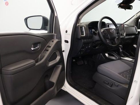 New 2025 Nissan Frontier SV image 6