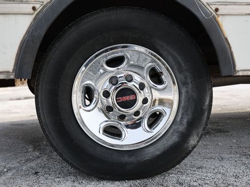 Used 2004 GMC Savana 3500 image 7