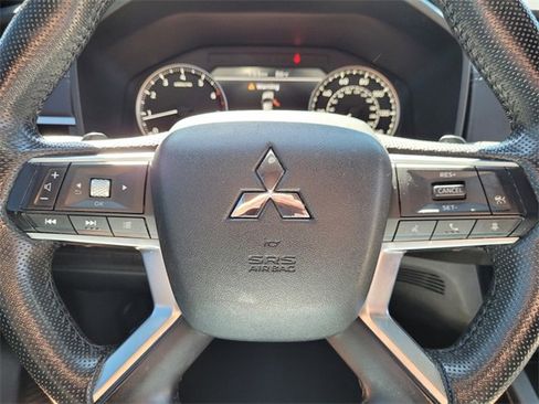 Used 2022 Mitsubishi Outlander SE image 33