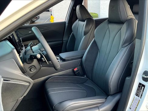 Used 2024 Lexus RX 500h F Sport w/ Convenience Package image 18