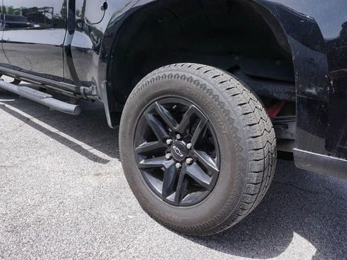 Used 2021 Chevrolet Silverado 1500 LT Trail Boss w/ Convenience Package II image 5