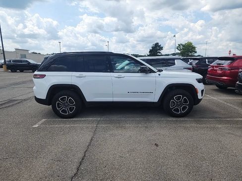 Used 2023 Jeep Grand Cherokee Trailhawk AWD/4WD image 4