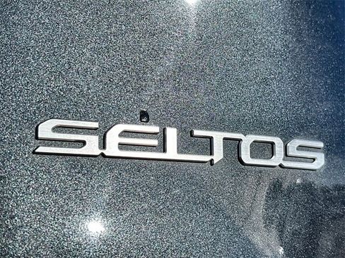 Used 2024 Kia Seltos EX image 19