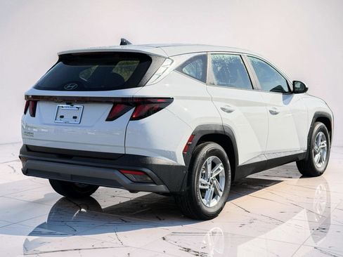 Certified 2026 Hyundai Tucson SE image 2