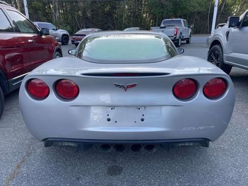 Used 2007 Chevrolet Corvette Coupe w/ Performance Package image 5