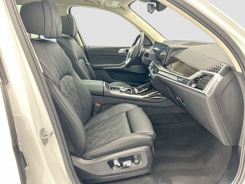Used 2026 BMW X7 xDrive40i image 19