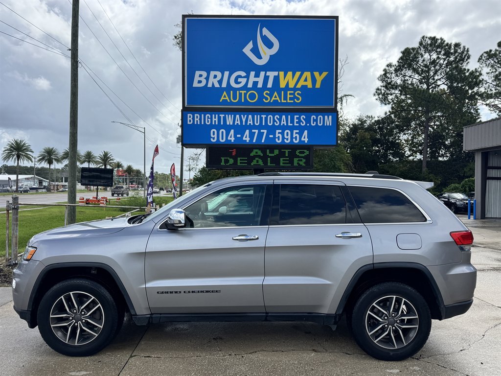 Used 2019 Jeep Grand Cherokee Limited AWD/4WD image 2