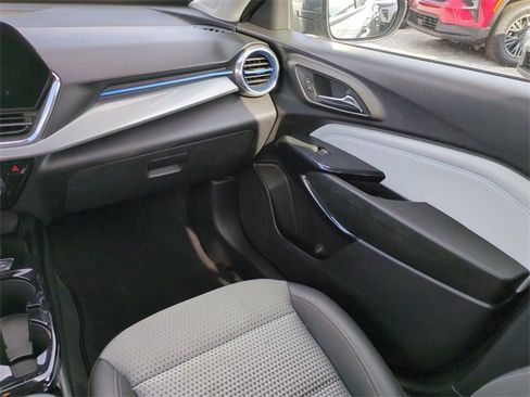 Certified 2025 Chevrolet Trax LT image 18