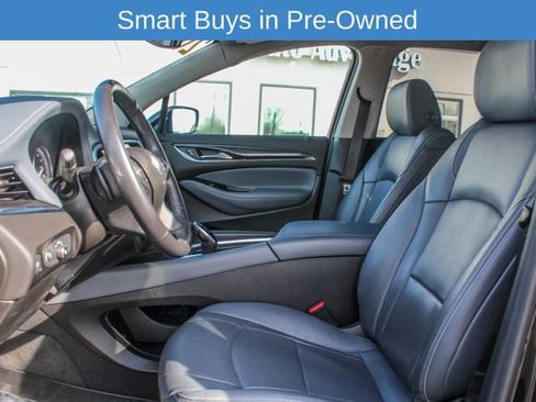 Used 2020 Buick Enclave Essence image 18