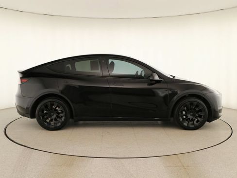 Used 2023 Tesla Model Y Long Range AWD/4WD image 8