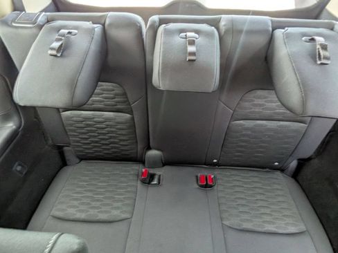 Used 2025 Nissan Pathfinder SV FWD image 20
