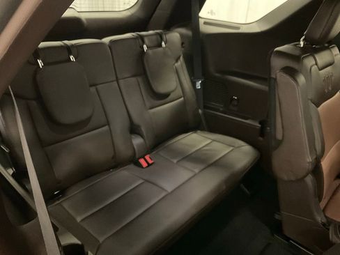 Used 2021 Ford Explorer King Ranch w/ Premium Technology Package image 29