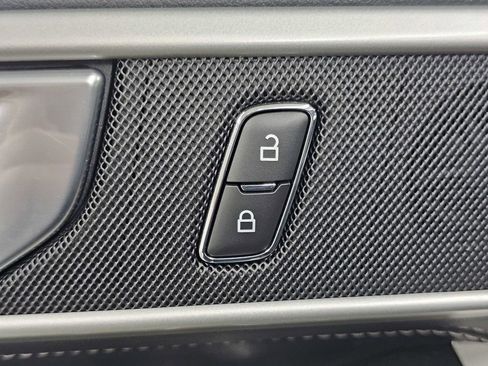 Used 2023 Ford Explorer XLT w/ Equipment Group 202A AWD/4WD image 32