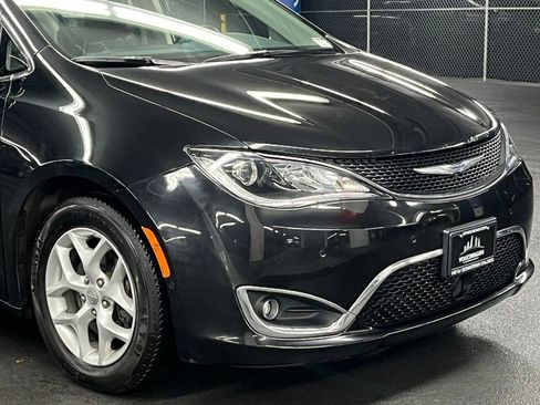 Used 2017 Chrysler Pacifica Touring-L Plus w/ Advanced Safetytec Group image 38
