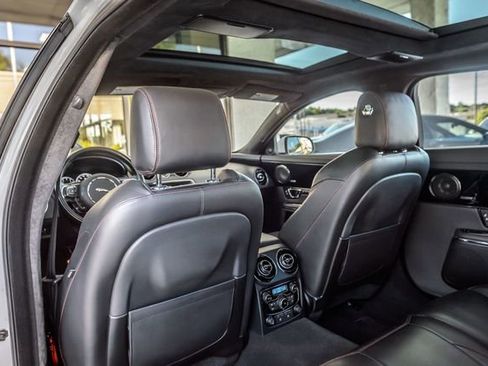 Used 2016 Jaguar XJ image 41