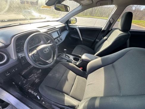 Used 2018 Toyota RAV4 LE w/ All Weather Liner Package image 10