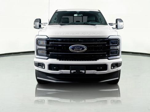 Used 2025 Ford F250 Platinum image 10