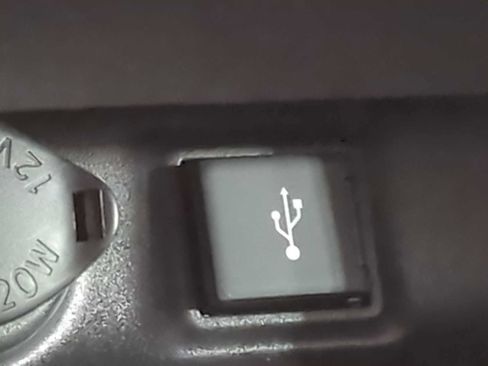Used 2022 Toyota RAV4 LE AWD/4WD image 30