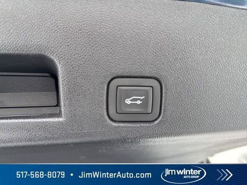 Used 2025 Buick Enclave Preferred image 24