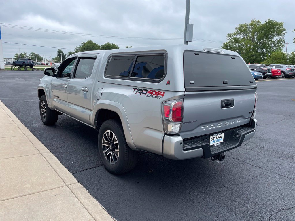 Used 2023 Toyota Tacoma TRD Sport w/ TRD Premium Sport Package AWD/4WD image 7