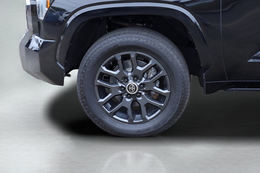 Used 2024 Toyota Tundra Platinum AWD/4WD image 3