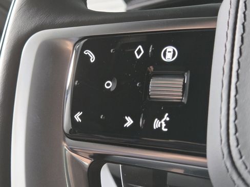 New 2026 Land Rover Range Rover SE image 23