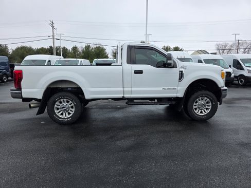 Used 2017 Ford F350 XLT w/ XLT Value Package image 6