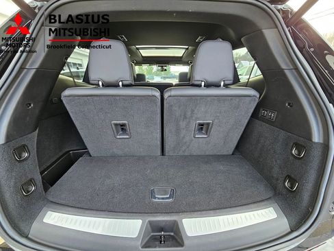 Used 2024 Cadillac XT6 Premium Luxury image 32