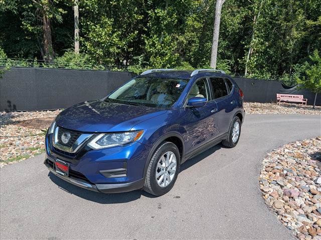 Used 2020 Nissan Rogue SV FWD image 1