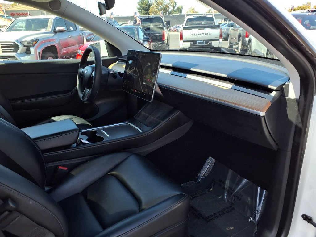 Used 2021 Tesla Model Y Long Range AWD/4WD image 35