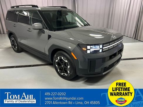 Used 2025 Hyundai Santa Fe SEL image 1