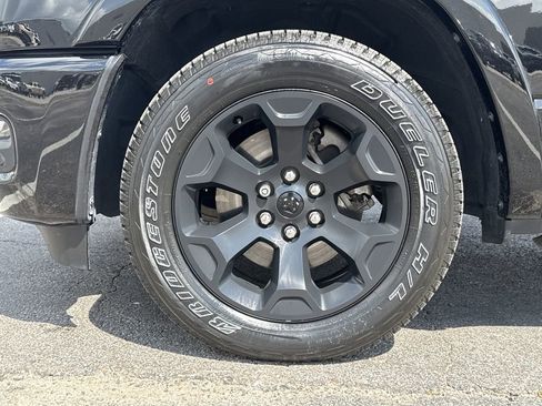 Used 2025 RAM 1500 Limited AWD/4WD image 9