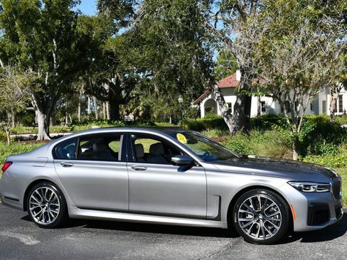 Used 2020 BMW 740i w/ Luxury Rear Seating Package image 8
