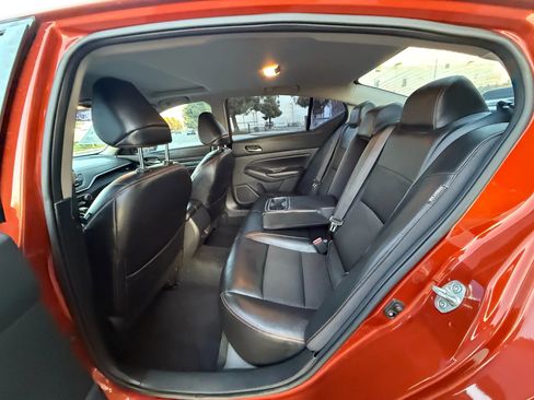 Used 2019 Nissan Altima 2.5 SR w/ SR Premium Package image 12