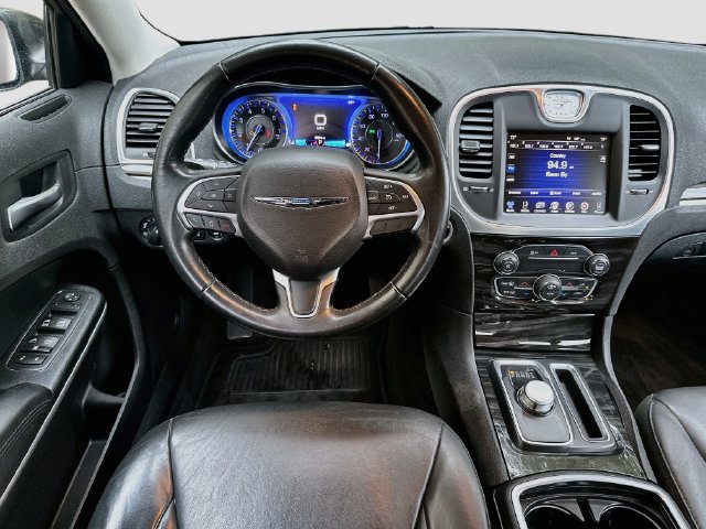 Used 2015 Chrysler 300 Limited RWD image 24