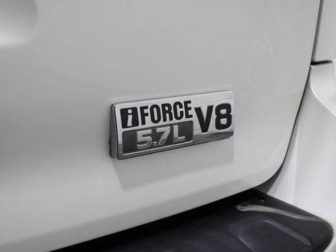 Used 2014 Toyota Sequoia Platinum image 32