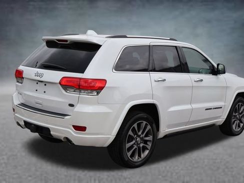 Used 2018 Jeep Grand Cherokee Overland AWD/4WD image 3