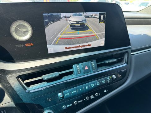 Used 2023 Lexus ES 300h w/ Premium Package FWD image 23