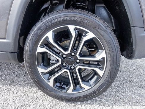 Used 2023 Jeep Compass Limited image 14