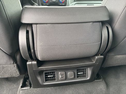Used 2022 Chevrolet Silverado 1500 LT AWD/4WD image 26