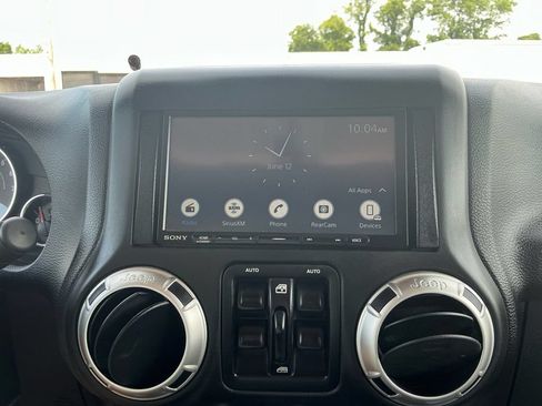 Used 2016 Jeep Wrangler Unlimited Rubicon AWD/4WD image 26