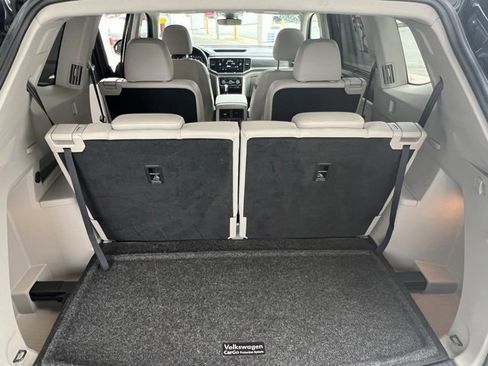 Used 2021 Volkswagen Atlas SEL Premium image 12