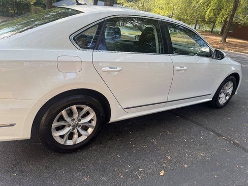 Used 2016 Volkswagen Passat 1.8T S FWD image 7
